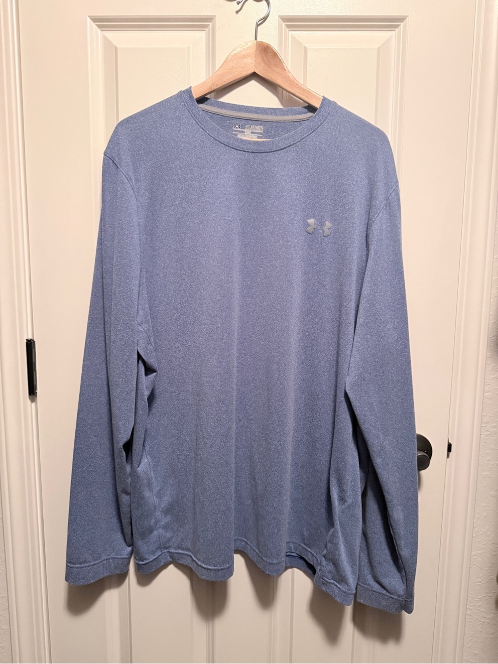Under Armour Men’s Long Sleeve Performance Tee in Light Blue